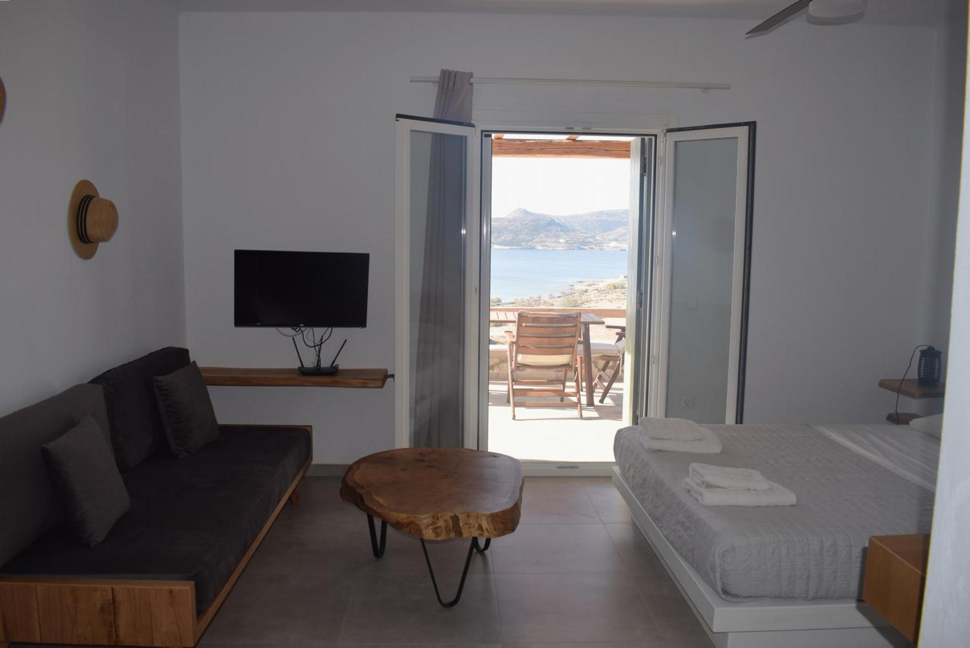 Κalamitsi Rooms & Apartments Kímolos エクステリア 写真