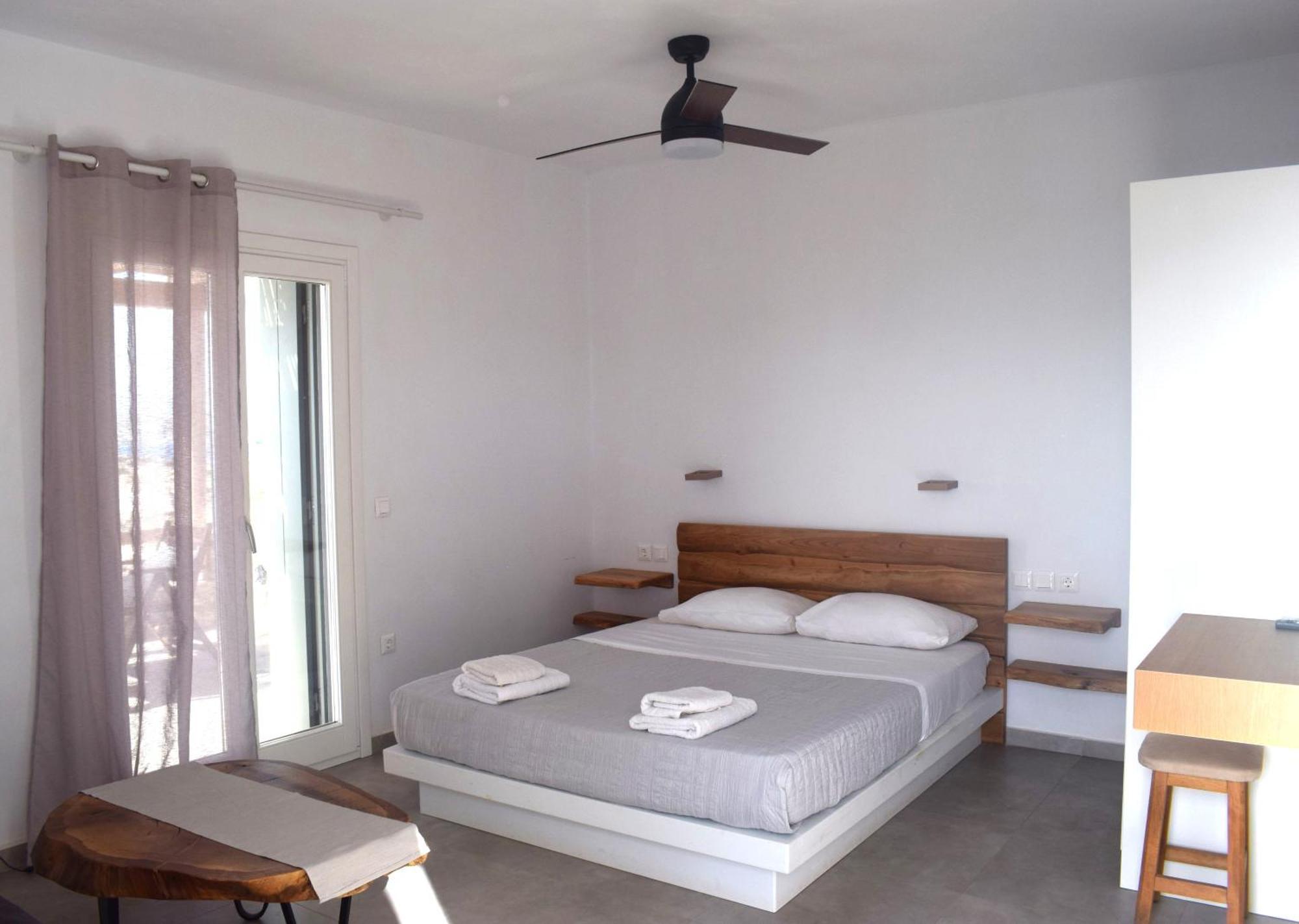 Κalamitsi Rooms & Apartments Kímolos エクステリア 写真