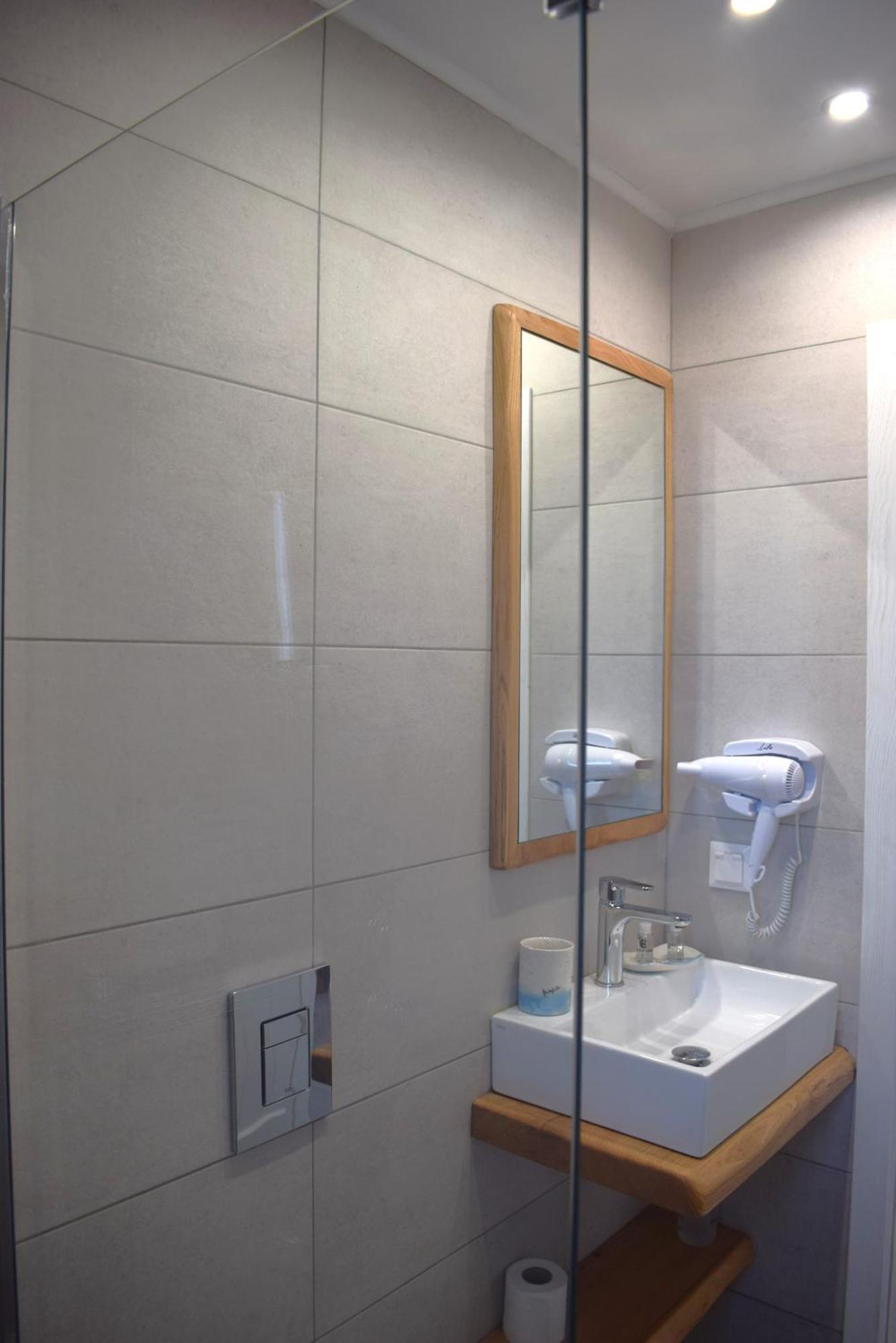 Κalamitsi Rooms & Apartments Kímolos エクステリア 写真