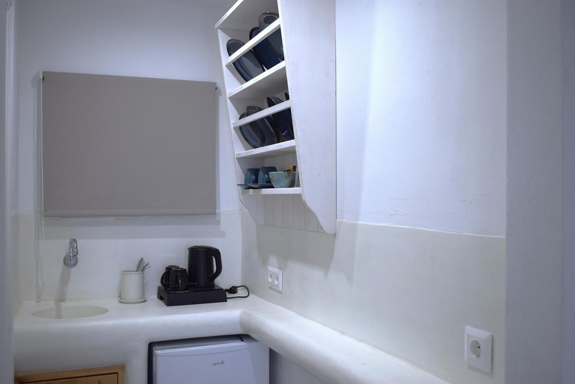 Κalamitsi Rooms & Apartments Kímolos エクステリア 写真