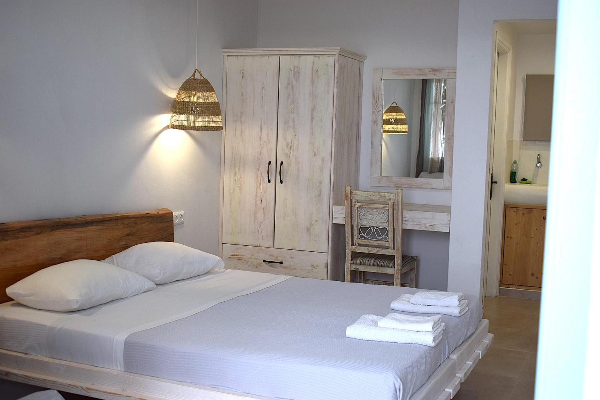 Κalamitsi Rooms & Apartments Kímolos エクステリア 写真